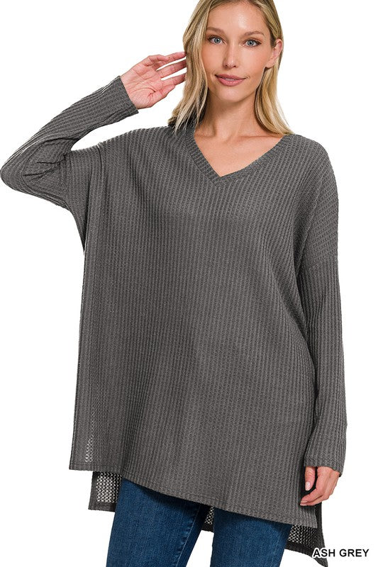 BRUSHED THERMAL WAFFLE V-NECK HI-LOW HEM SWEATER