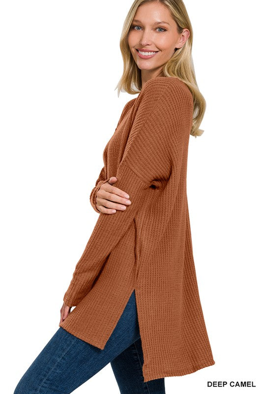 BRUSHED THERMAL WAFFLE V-NECK HI-LOW HEM SWEATER