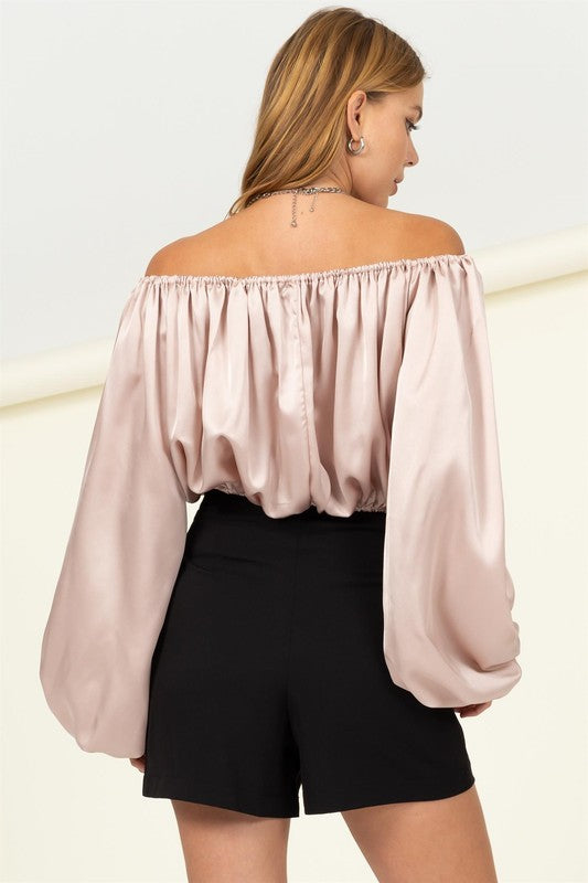 TRENDY MOMENT OFF SHOULDER BLOUSE